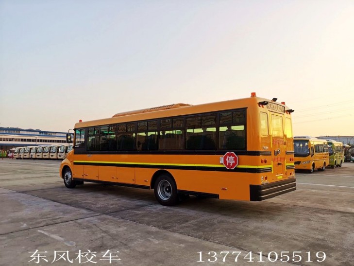 东风超龙56座小学生校车后左面图片
