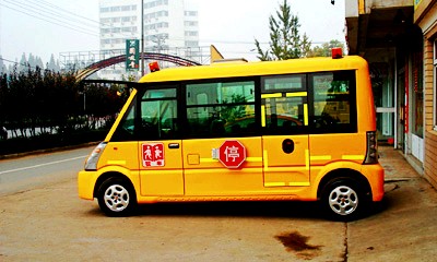 五菱幼儿园18座校车
